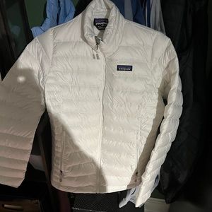 Womans small Patagonia puffer jacket worn once Nwot